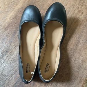 Women’s flats